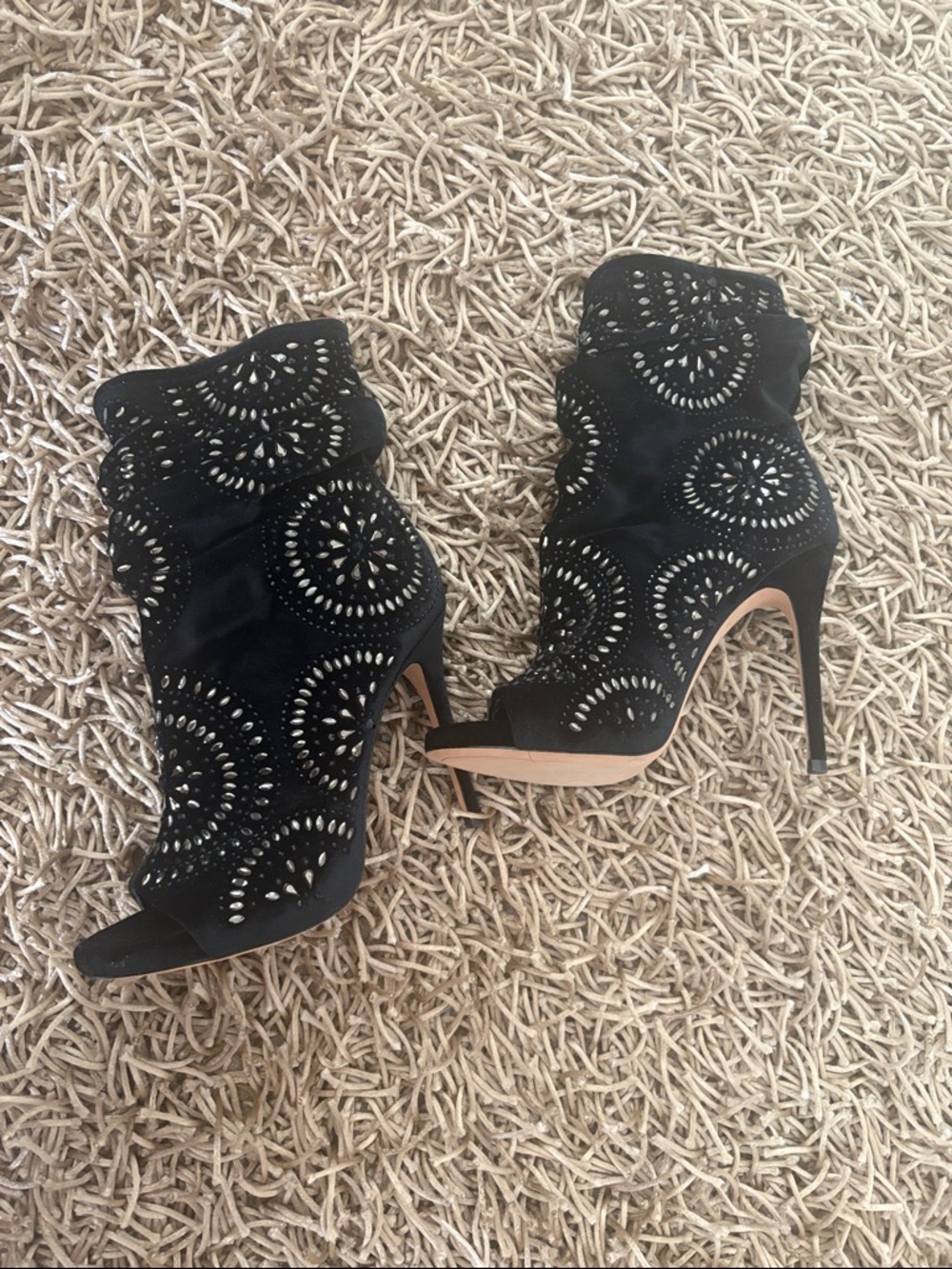 Vince Camuto Imagine booties -never worn, just collecting dust, no box. Size 7 - Picture 11 of 11